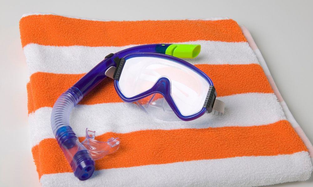 snorkel and mask drying